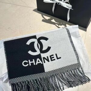 Chanel black and white wool scarf